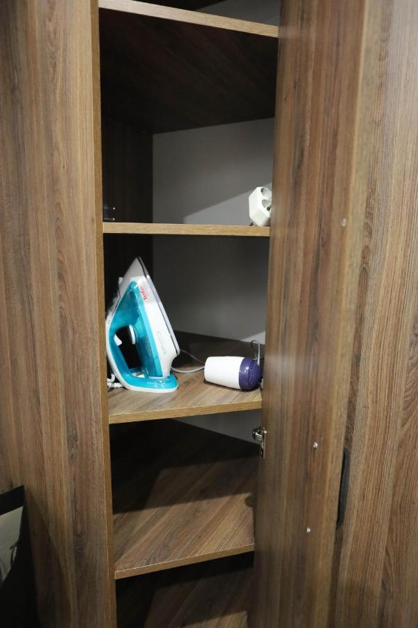 Colibri Central Apartment Varna Esterno foto