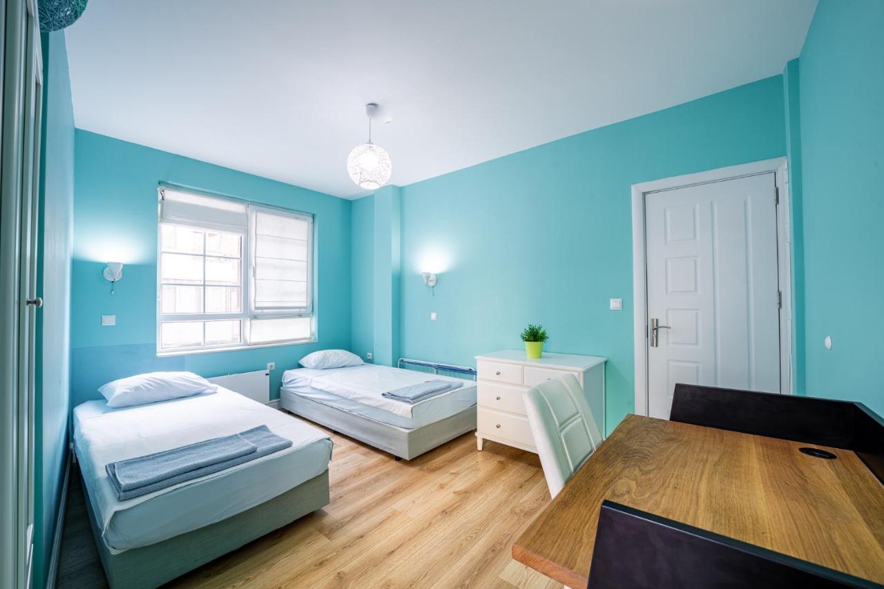 Colibri Central Apartment Varna Esterno foto