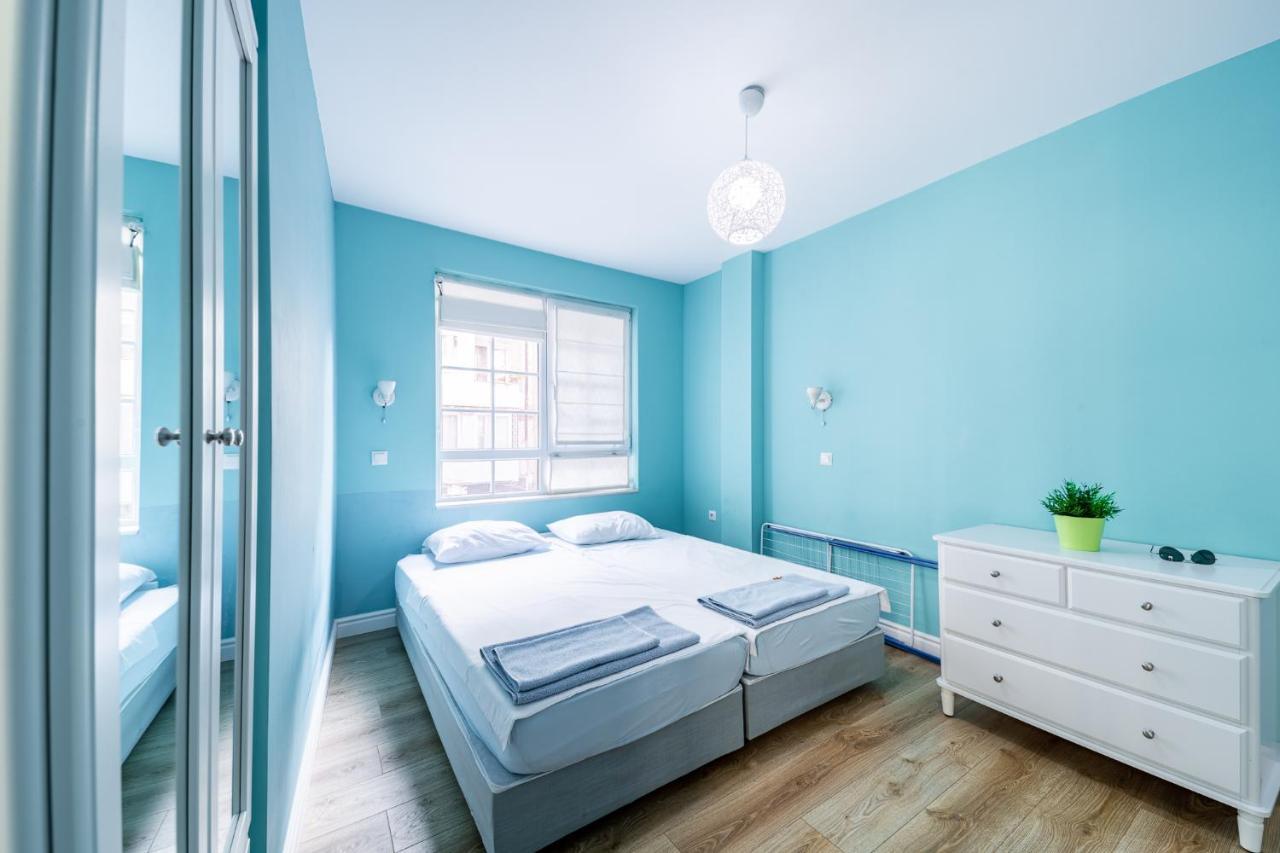 Colibri Central Apartment Varna Esterno foto
