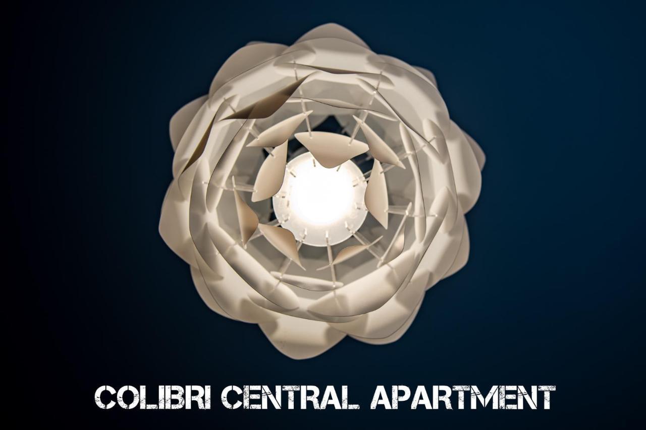 Colibri Central Apartment Varna Esterno foto