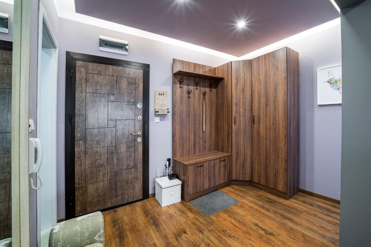 Colibri Central Apartment Varna Esterno foto