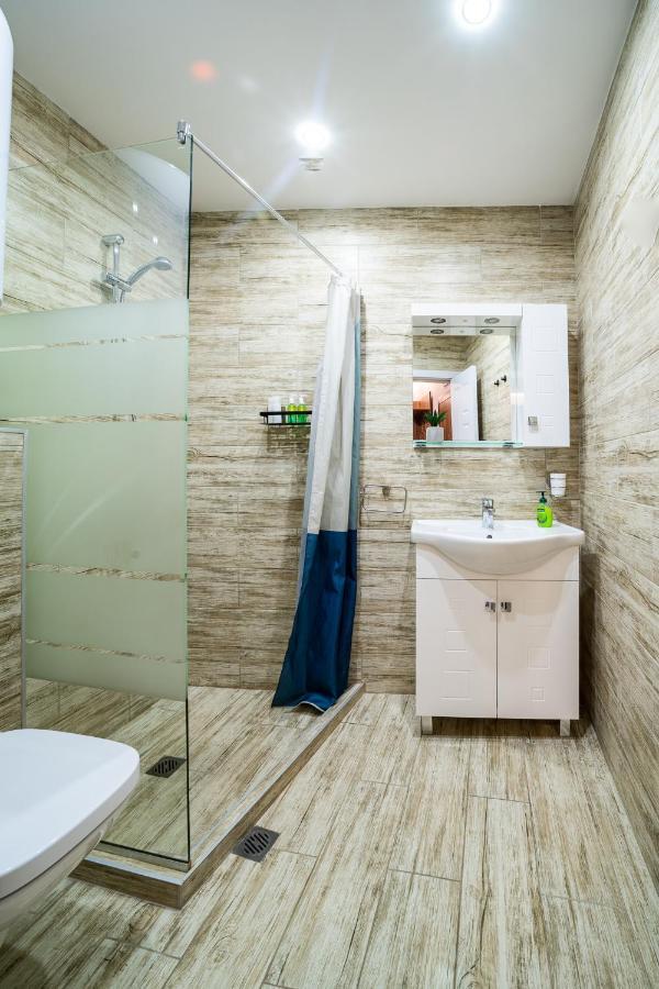 Colibri Central Apartment Varna Esterno foto